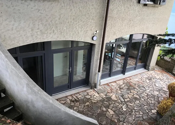 Casa de hóspedes Panoramic In The Vineyard,stunning Views Of And Alps